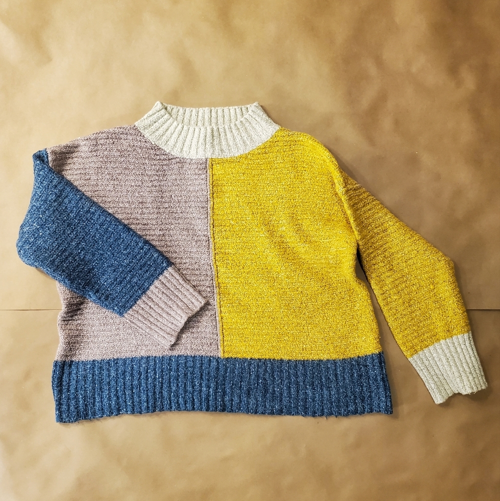 Soft colorblock knit sweater, size L